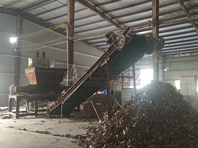 湖南廢紙撕碎、粉碎生產(chǎn)線現(xiàn)場(chǎng)